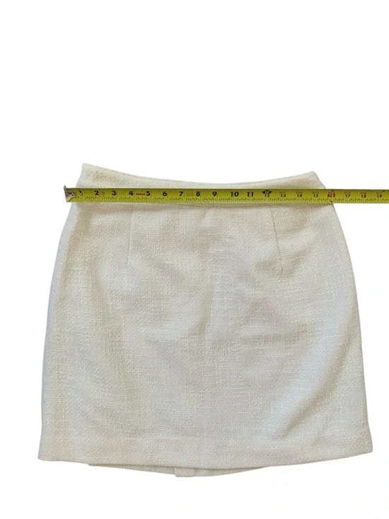 Cream Tweed Mini Skirt Gold Button Front Preppy Old Money Chic Size 8 - Picture 5 of 6